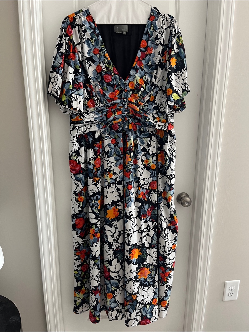 Anthropologie  Floral V-Neck Midi Dress with Red and Orange Blooms 2X